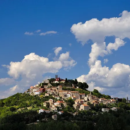 Marvelous Borghetto Villa *